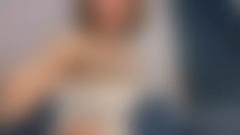 hello^^ by evatoxicgirl