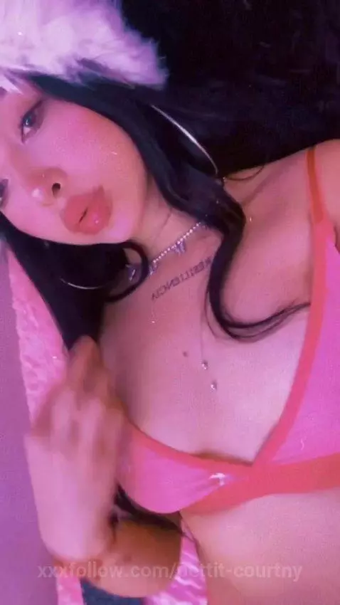 do you like play with my puffy pussy? by pettit-courtny