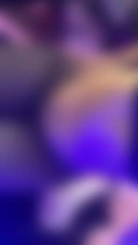 Necesito de alguien que me desnude despacio y bese cada part... by pettit-courtny