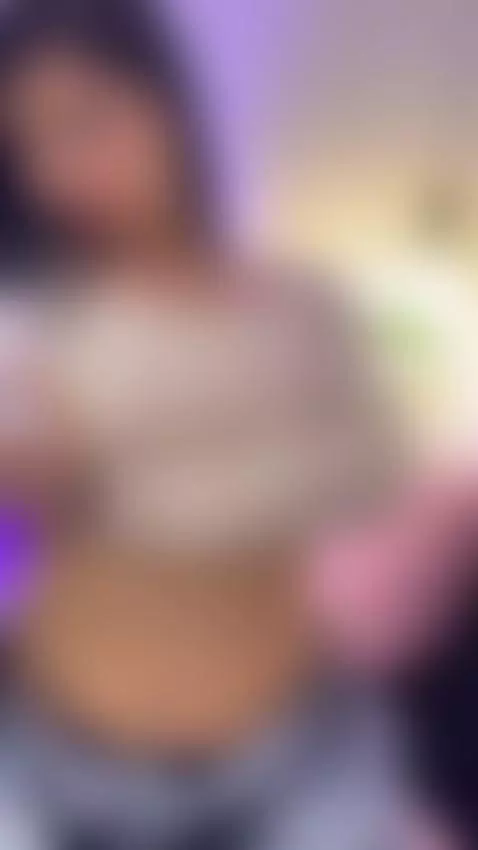 Smile before to fuck by pettit-courtny