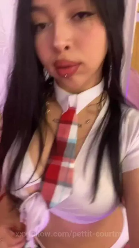 say hiii! to my buttocks by pettit-courtny