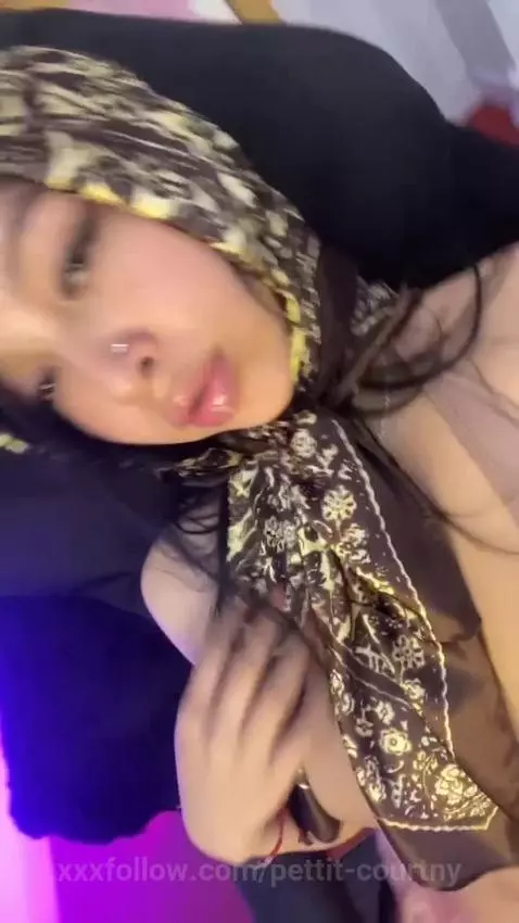 I'm just a sweet girl on my way home by pettit-courtny