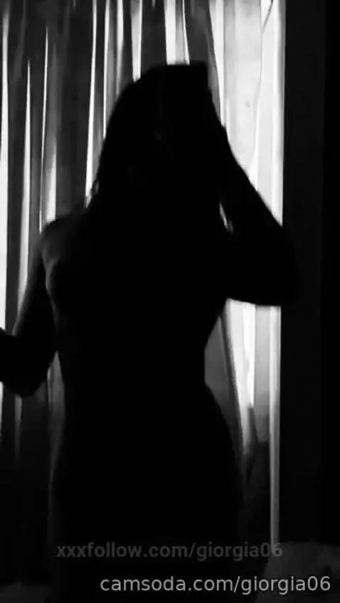 i just like to play with shadows  by giorgia06