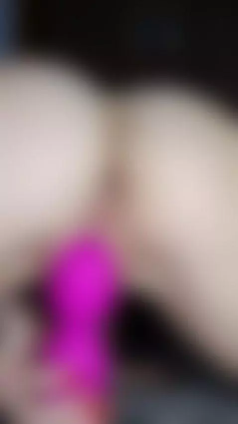 alone and very hornyyy... link below by yuumiii