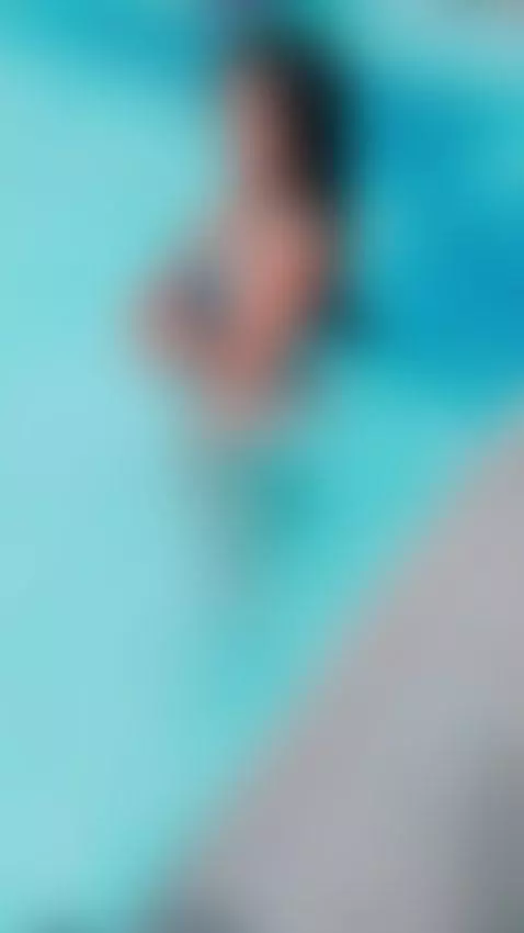 estoy en línea en mi página,ven a verme by liaakitten