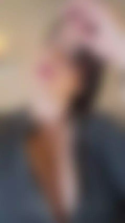 Your naughty milf is here to show you something 🙈 by jayden-jonnes