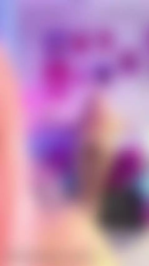 Send with your eyes and conquer with the curves. by adaferreira