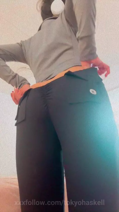 Stretch & tease 😈 by tokyohaskell