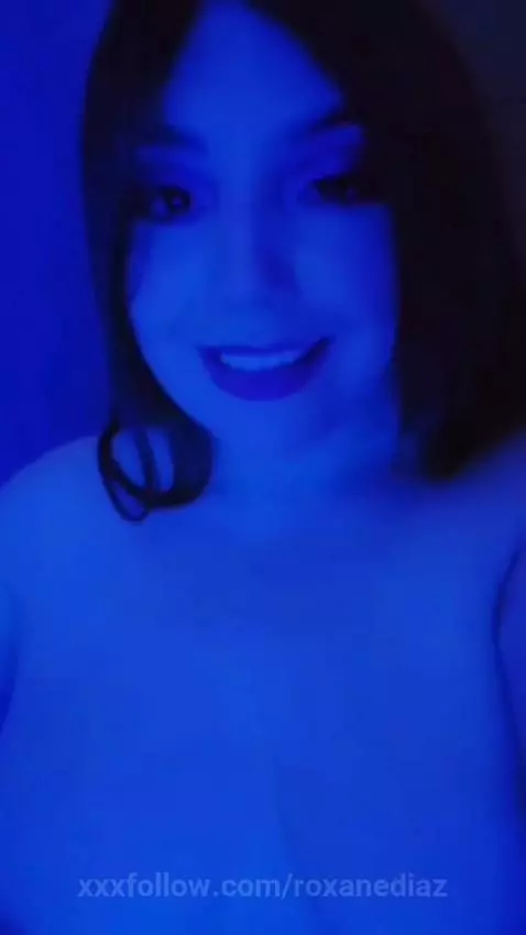 I want to dance so sexy in front of you and for you to touch... by roxanediaz