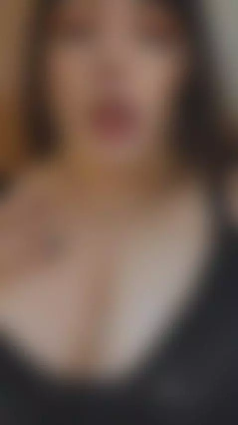 My tits bouncing, my pussy wet and my mouth ready for everyt... by roxanediaz