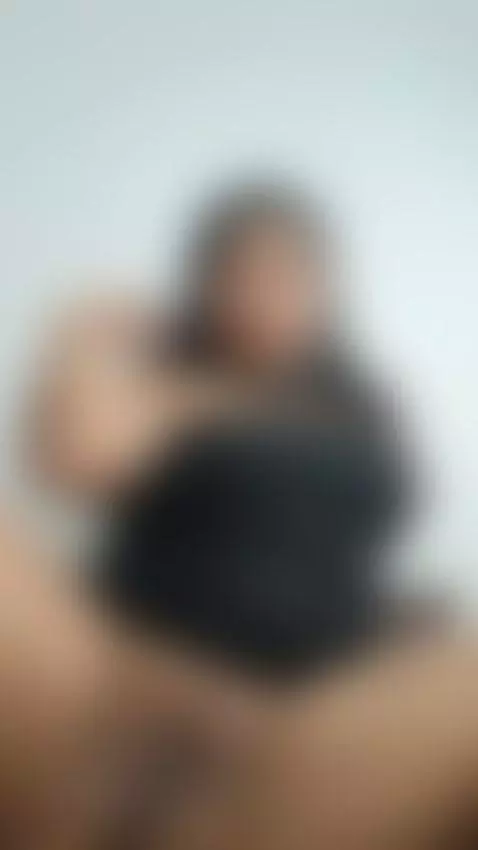 cute shaved pussy by marianaluquez