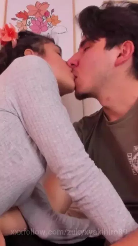 We love kisses. Then continue? 😏💋💗🔥 by zukyxyakihiro89