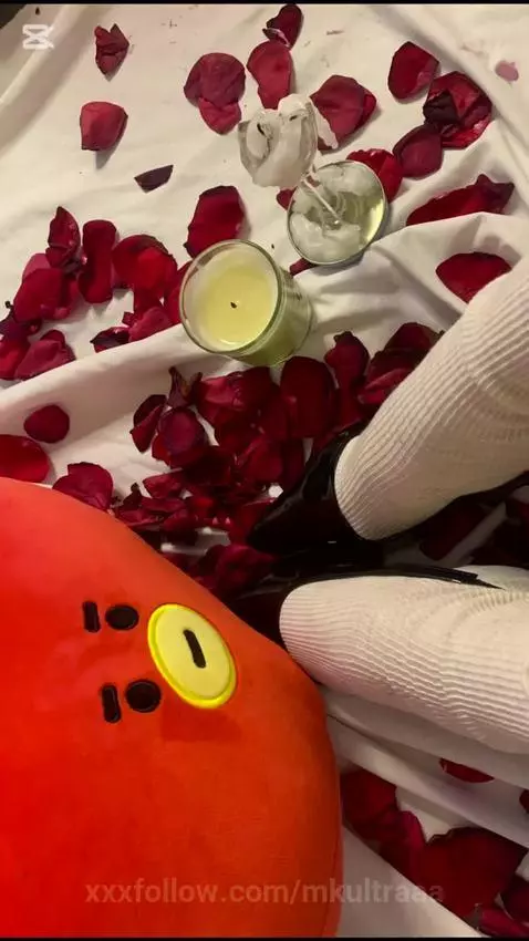 online online online 🐰🌹 by mkultraaa