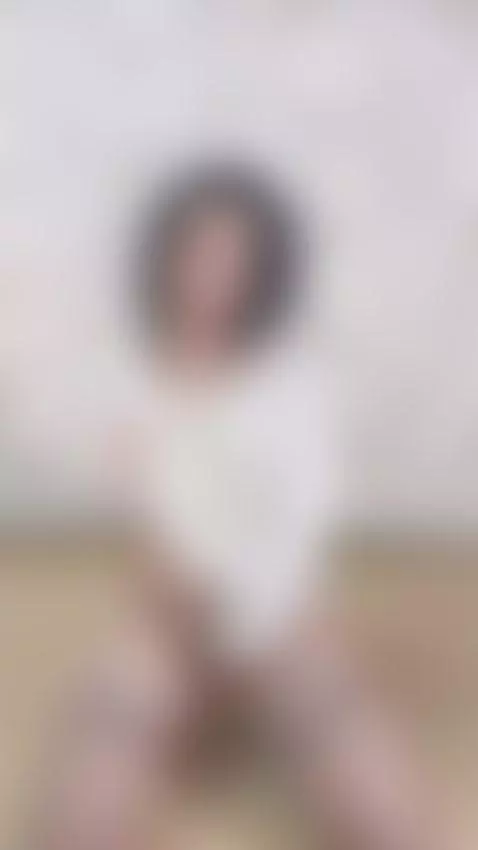 This sexy pose turns me on 😏🔥 by arinnarussell