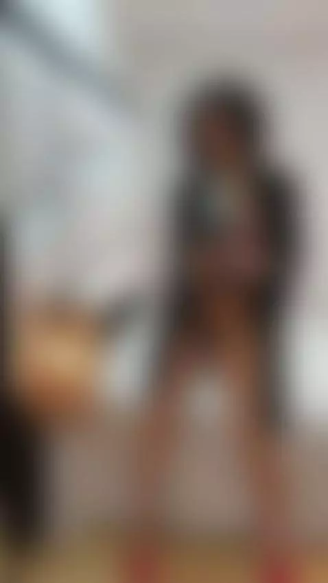 Sensual and daring mature woman wants big vibrations on her ... by arinnarussell