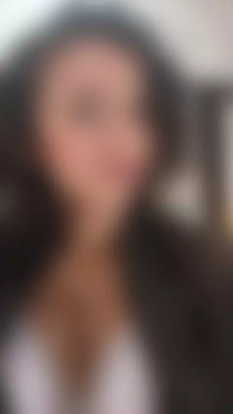 come taste these sensual lips 🤤🍒 by arinnarussell