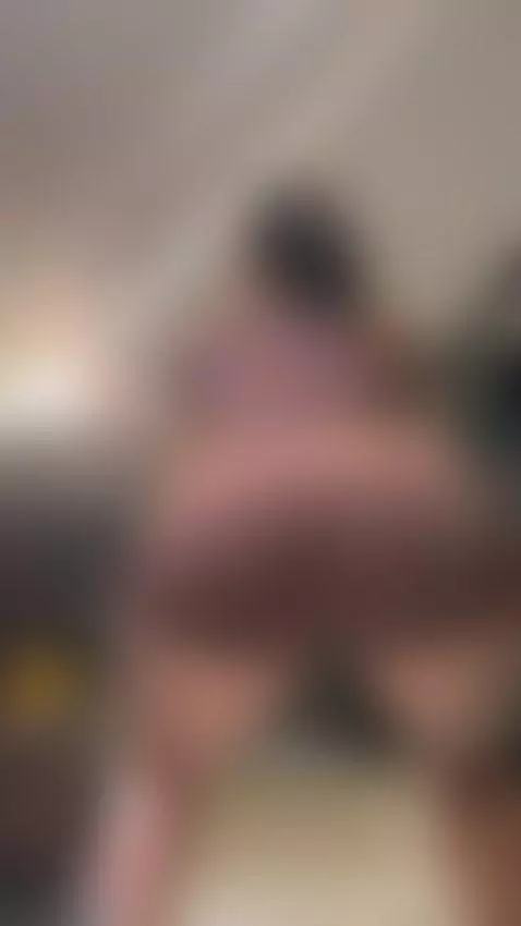 Squats Ready to Sit on Your Face 🔥 Exclusive on OnlyFans by lauraroldanc