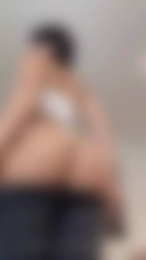 Do you like tight leggings? 😏💥 Watch how they fit me perfect... by lauraroldanc