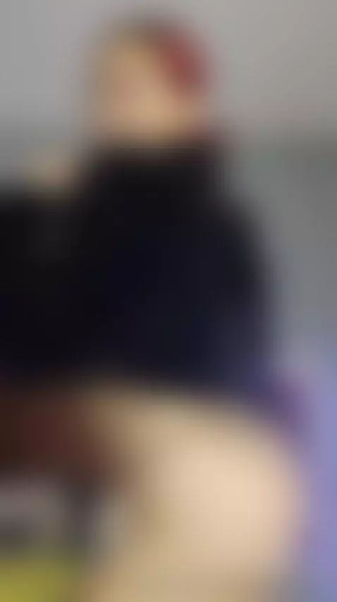 moving my delicious ass 🍑 by sofii-2