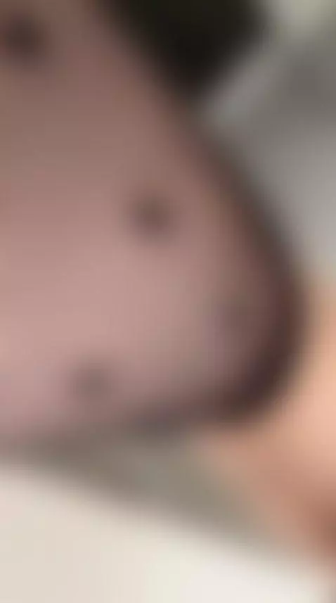 Let me sit on your face🤤 by mia-heart