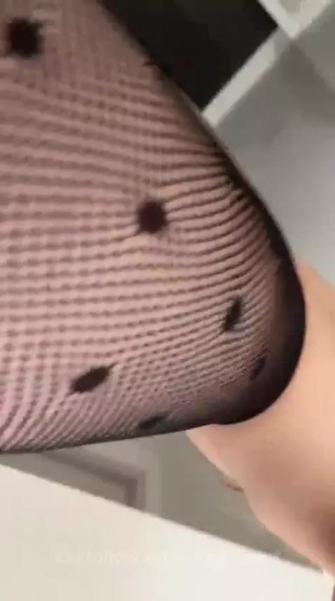 Let me sit on your face🤤 by mia-heart