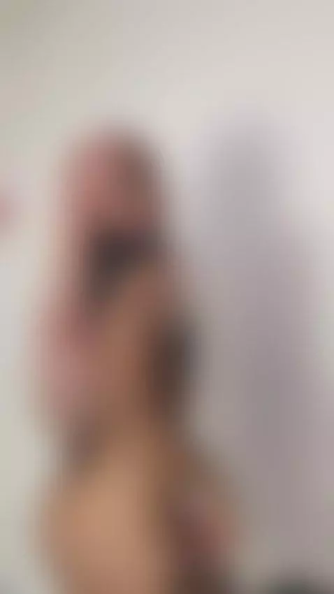 Hi ? 🥺

Could we be friends? - podemos ser amigos? 👉🏻👈🏻 by scorpio44