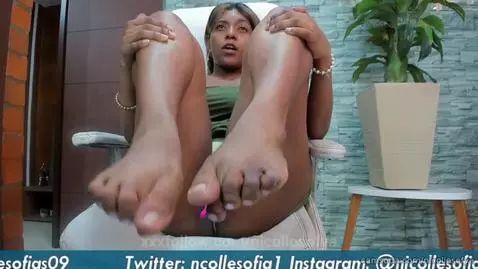 Feet by nicollesofya