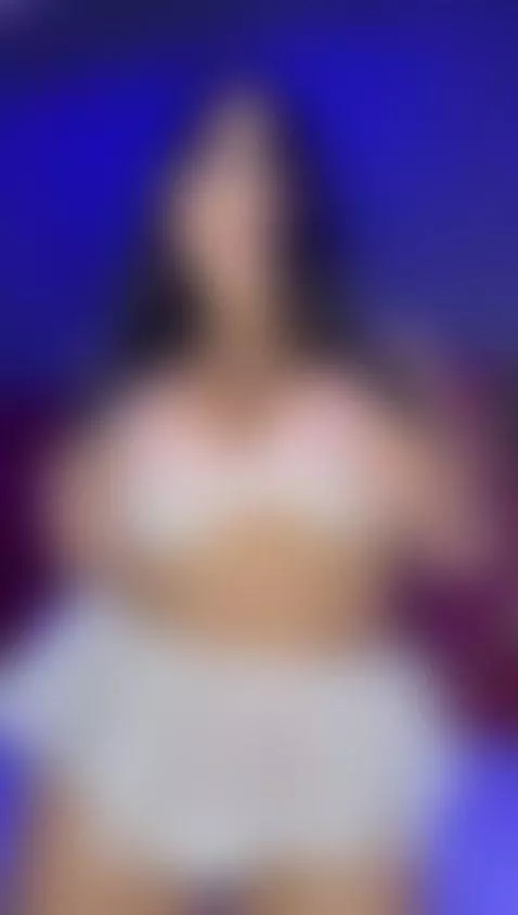 My body is ready... and you? Come in and make me shake 💋 by sussierogers