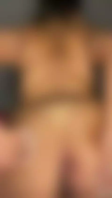 feeling horny on my bed by sussierogers