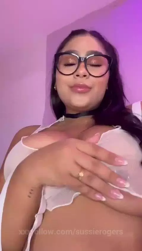 glasses, chubby, latina by sussierogers