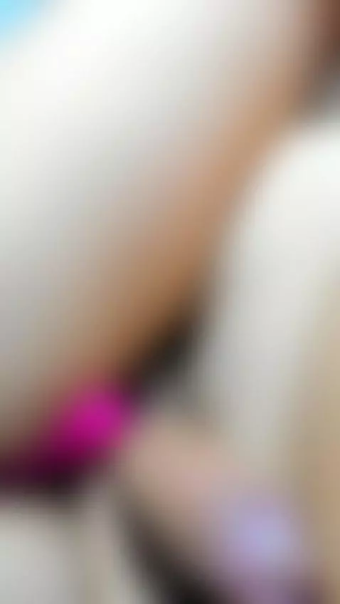 chaturbate.com/amy_coquette
instagram @carogommeez by amycoquettecb