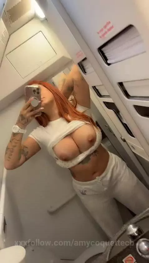 Instagram @carogommeez
ON THE PLANE ✈️🚨🔞😈 by amycoquettecb