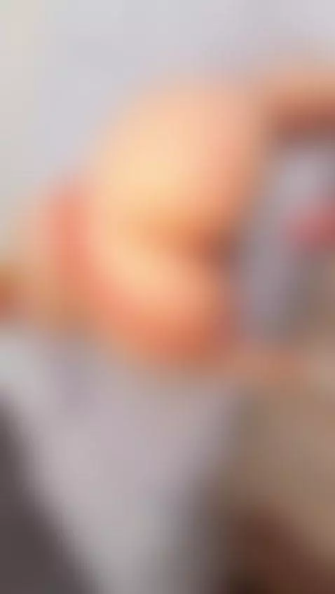 chaturbate.com/amy_coquette
Instagram @carogommeez by amycoquettecb