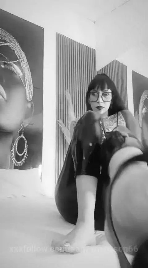 Would you like to play "red room" with me? by sam-mansson66