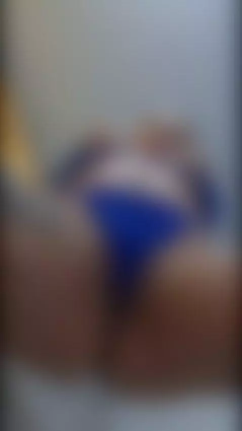 ejercicio juntos?
sentadillas en tu cara by lizilove13