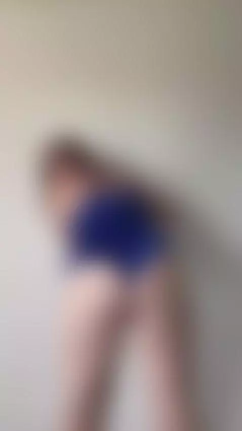 Twerking my chubby cheeks by skylasummers