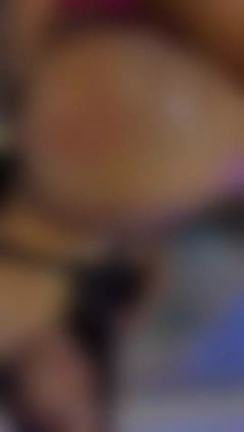 My butt full of oil 🍑🍑🍑🍑 by kloewatson