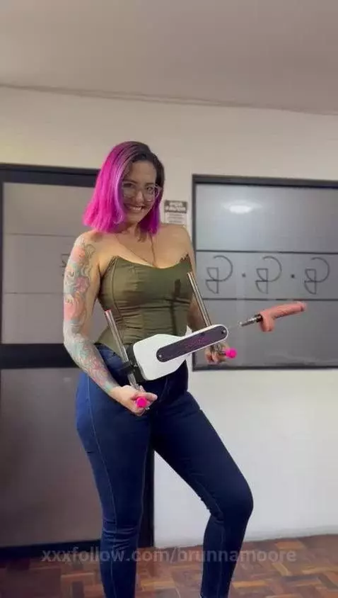 PLAYING TODAY WITH MY NEW SEXYMACHINE by brunnamoore