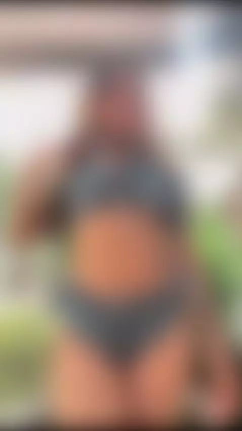 My body for you.🌹 by ariadna-rousee