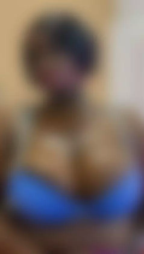 Wanna look me in topless? by betsybennet