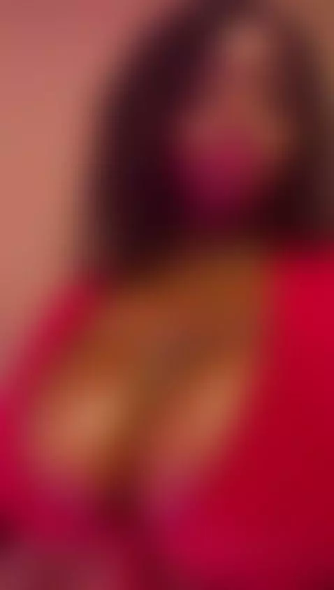 🔥 Dive into these giant tits 🤤 by betsybennet