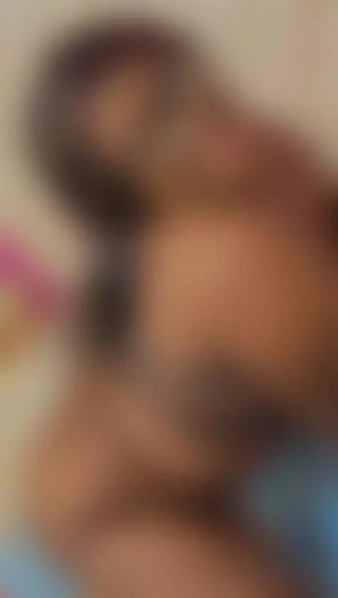 Juicy curvy body! by betsybennet