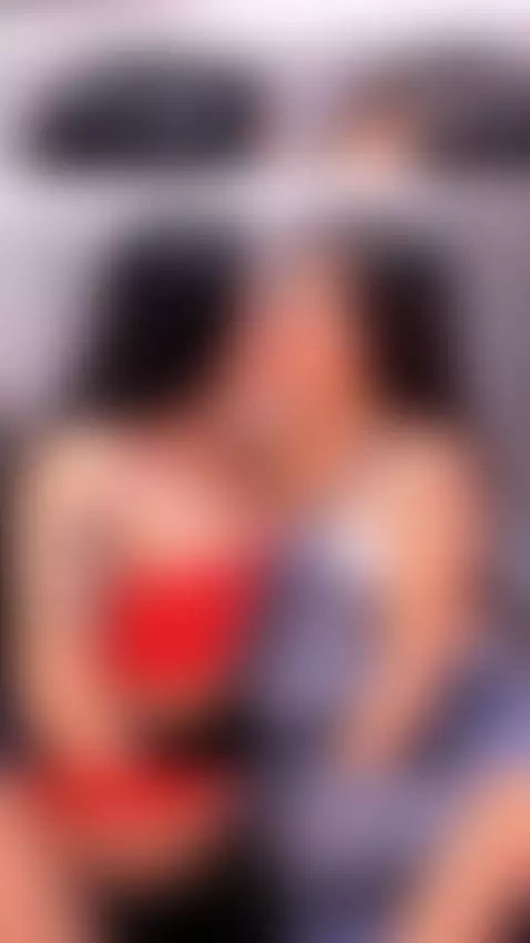 💋 A delicious kiss to reinforce friendship 🔥So we started to... by emmy-turnner