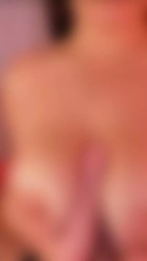 Her big tits do a great job... Don't you think? 👅💦💦 by laiia-page