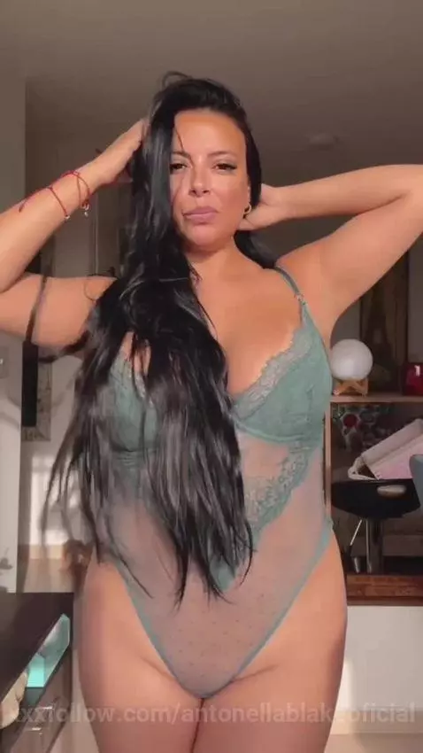 Que rico me quedó ese bronceadito 🥵 by antonellablakeoficial