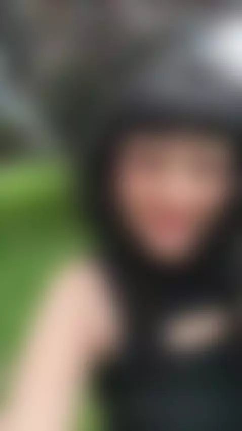 https://www.camsoda.com/jeannesabatier In the park getting s... by jeannesabatier