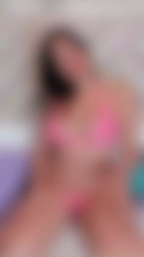 She knows how to light the camera 😏 by samanthaduque1