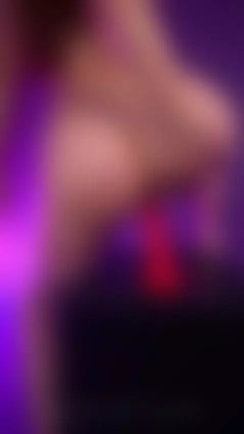 Do you dare to have your cock inside my pussy by lissaswan