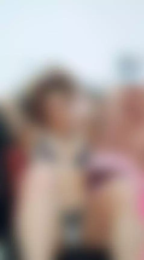 Show Feet by valeriezaens