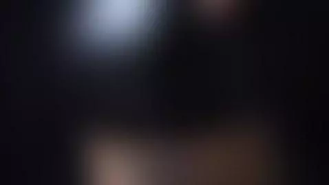 Between glances and moans by valeriezaens